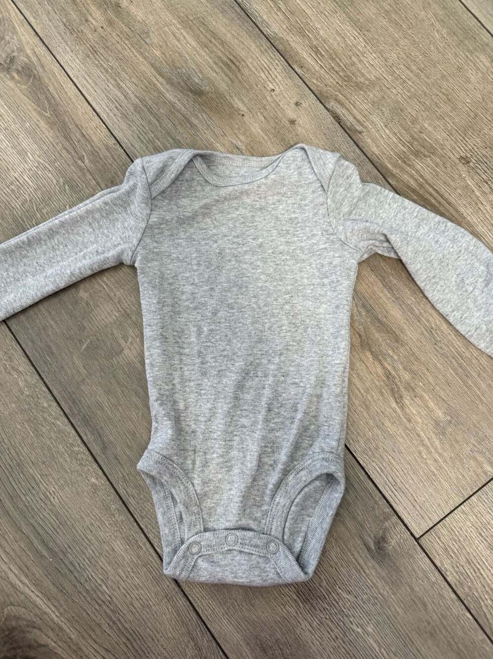 Simple Joys by Carter's Gray Long-Sleeve Cotton Baby Bodysuit